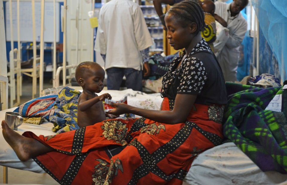 La salle de malnutrition de l'hôpital soutenu par MSF à Masisi © Candida Lobes. RDC, 2017 