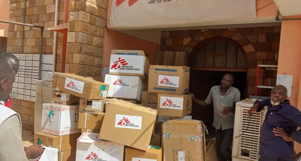 Dons de MSF à l'hôpital Al Rahji de la localité d'Umbada, dans l'État de Khartoum.